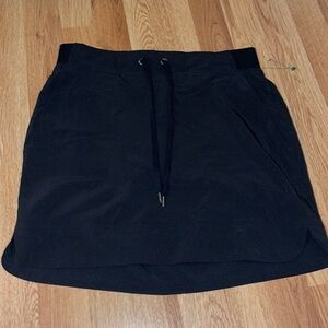 Athleta Midtown Skirt with inner shorts (skort) Size 2